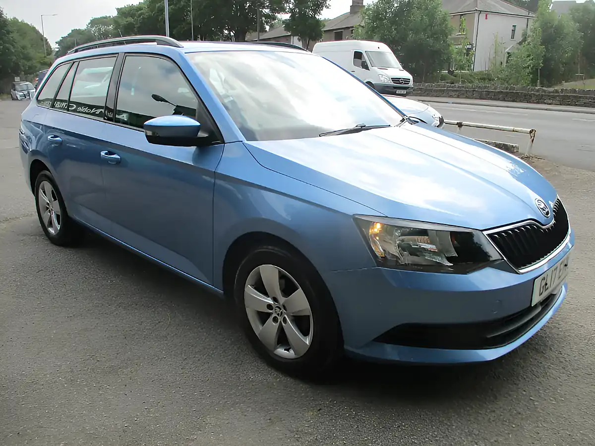 Used 2017 Skoda Fabia Se Blue - Interior and Exterior details 4