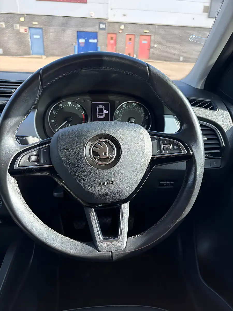 Used 2017 Skoda Fabia Se Blue - Interior and Exterior details 12