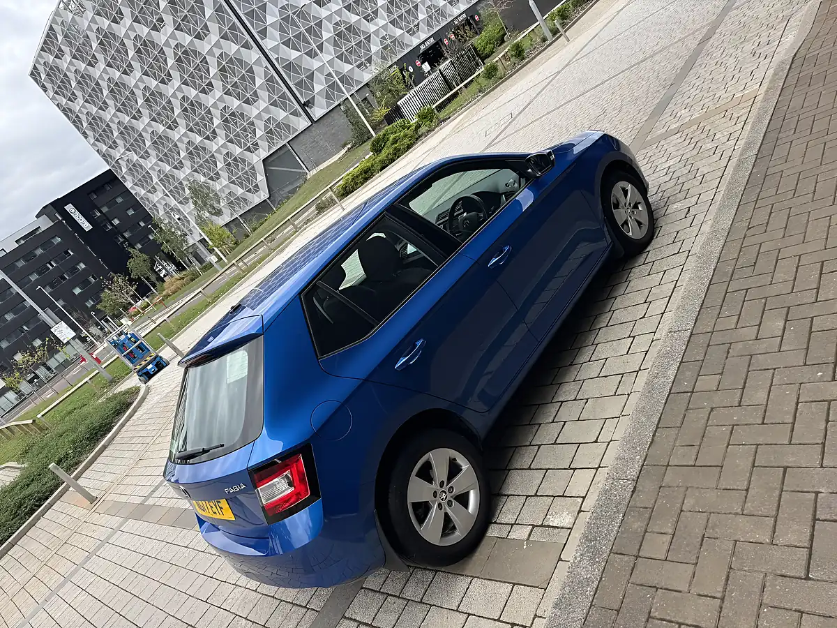 Used 2017 Skoda Fabia Se Blue - Interior and Exterior details 15