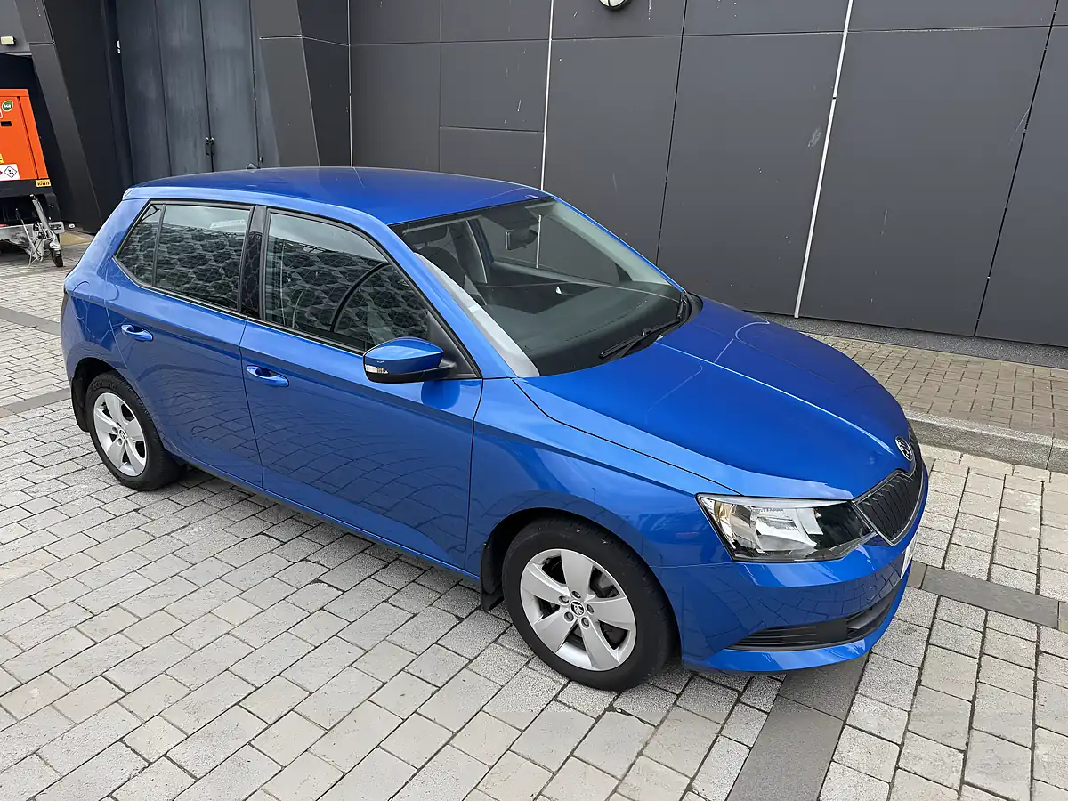 Used 2017 Skoda Fabia Se Blue - Interior and Exterior details 3