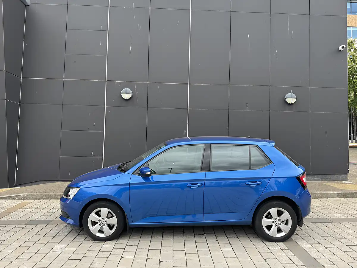Used 2017 Skoda Fabia Se Blue - Interior and Exterior details 9