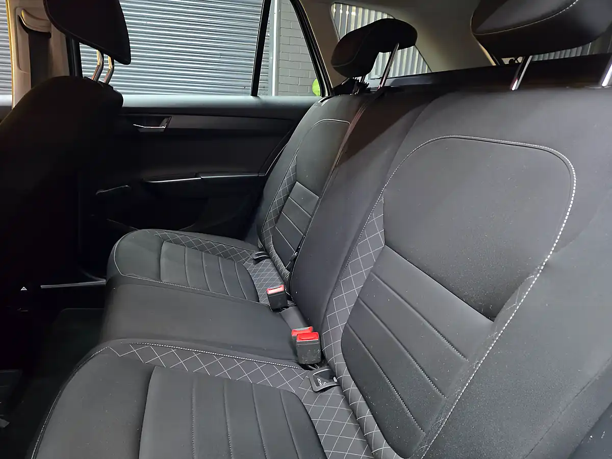 Used 2017 Skoda Fabia Se L Silver - Interior and Exterior details 10