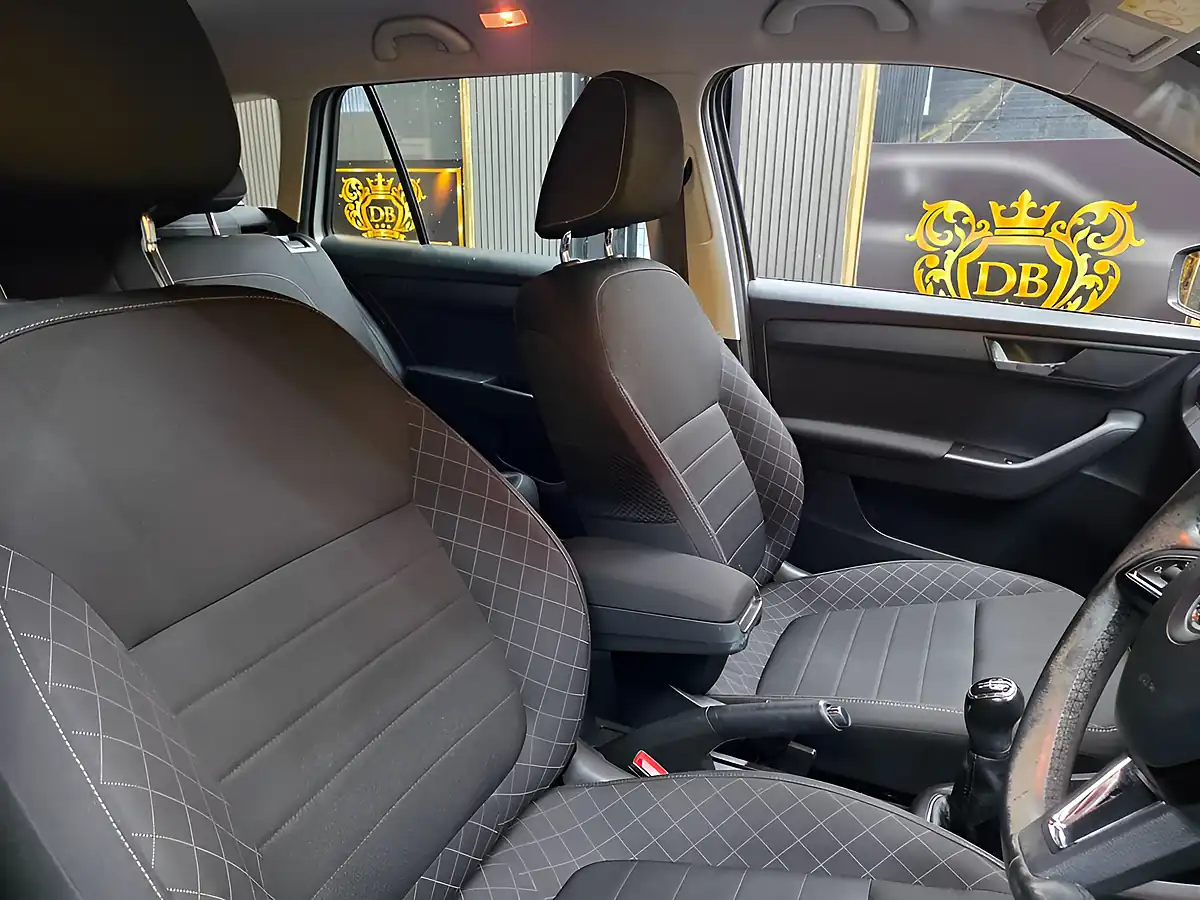 Used 2017 Skoda Fabia Se L Silver - Interior and Exterior details 13