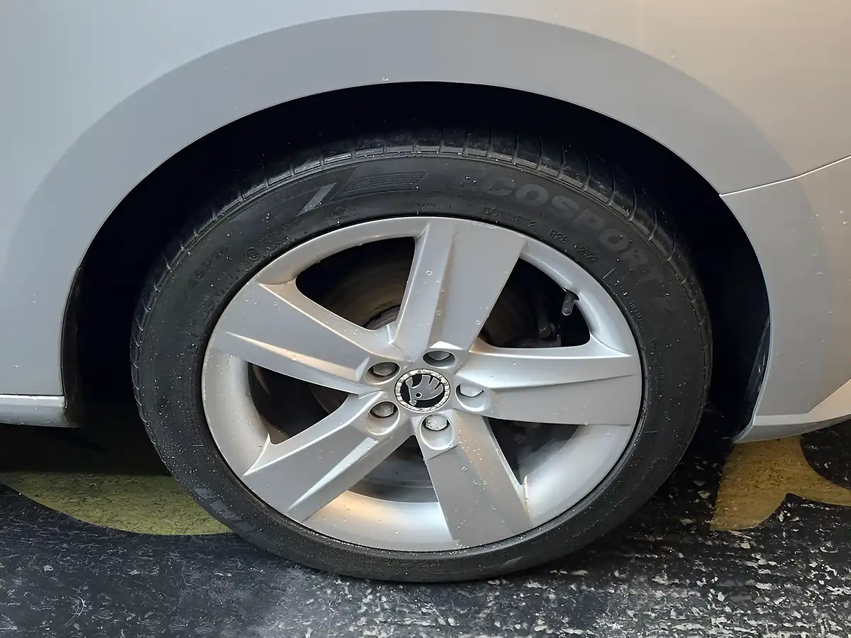 Used 2017 Skoda Fabia Se L Silver - Interior and Exterior details 19