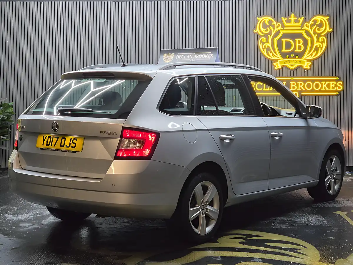 Used 2017 Skoda Fabia Se L Silver - Interior and Exterior details 3