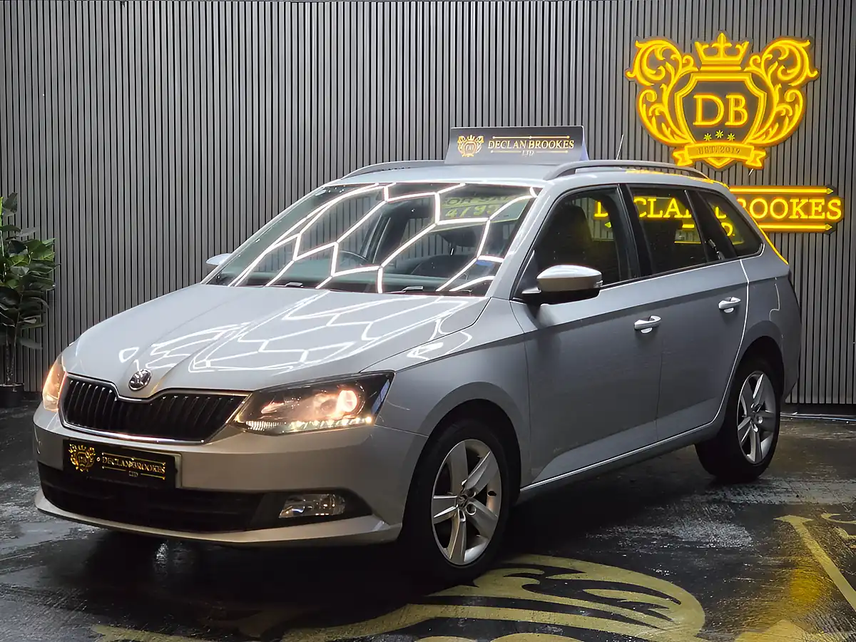Used 2017 Skoda Fabia Se L Silver - Interior and Exterior details 7