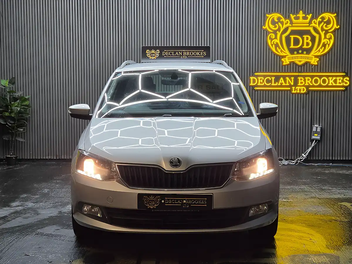 Used 2017 Skoda Fabia Se L Silver - Interior and Exterior details 8