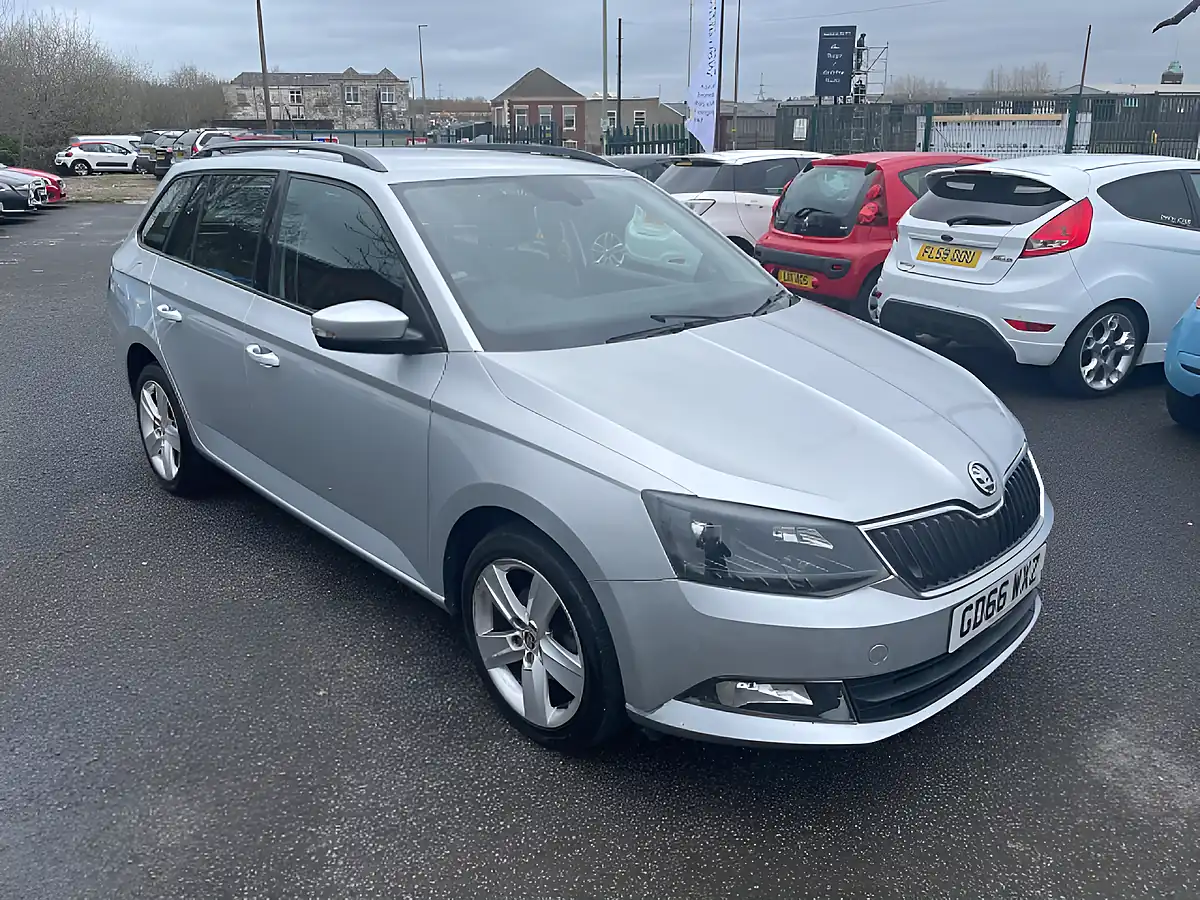 Used 2017 Skoda Fabia Se L Silver - Front View