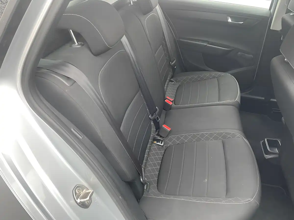 Used 2017 Skoda Fabia Se L Silver - Interior and Exterior details 10