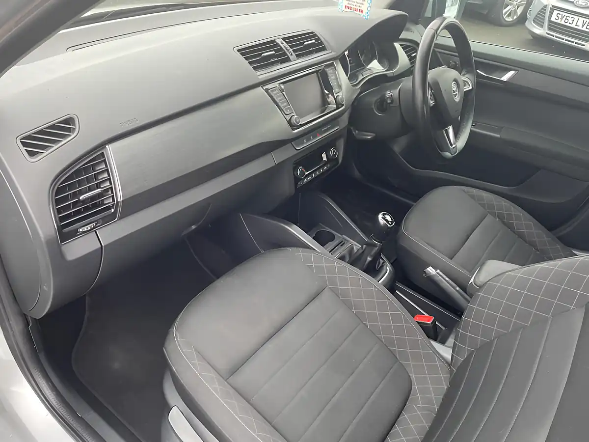 Used 2017 Skoda Fabia Se L Silver - Interior and Exterior details 16