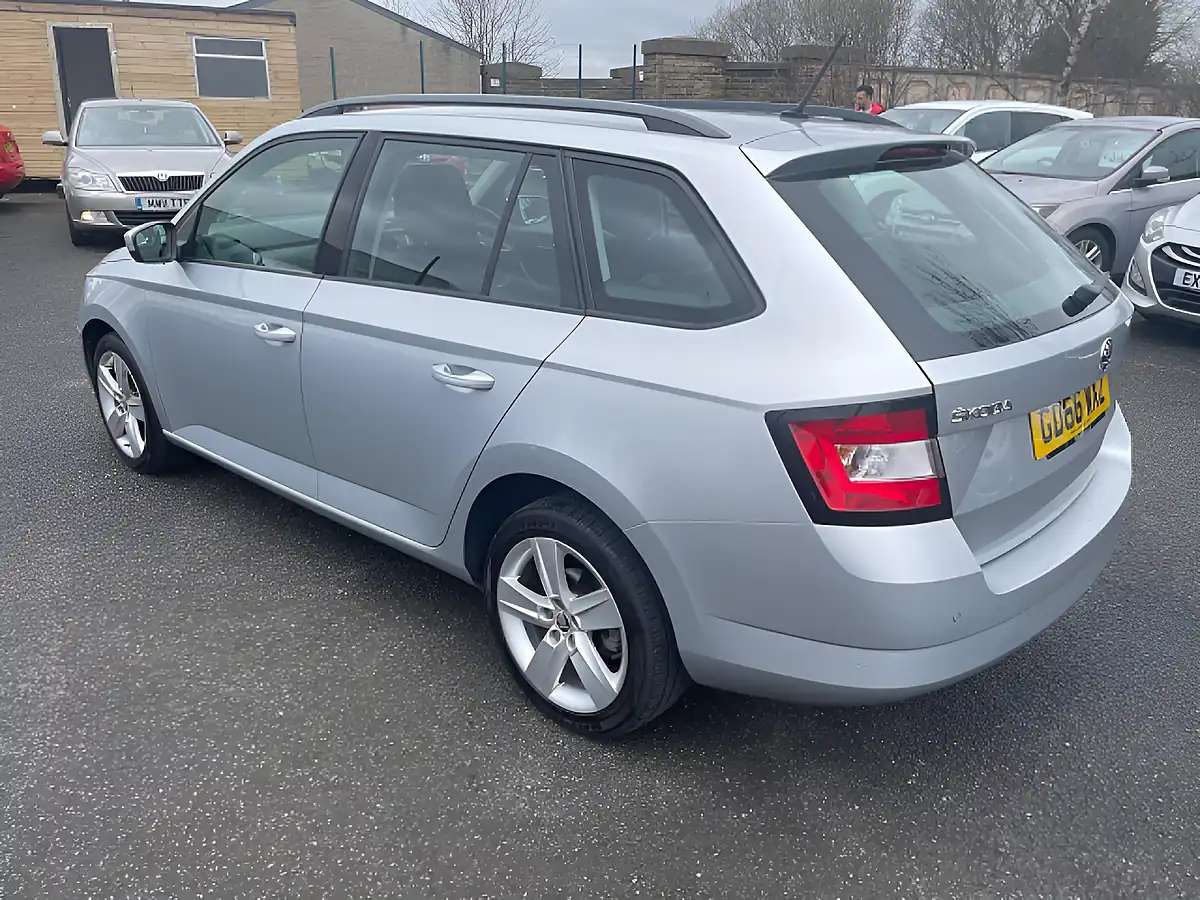 Used 2017 Skoda Fabia Se L Silver - Interior and Exterior details 4