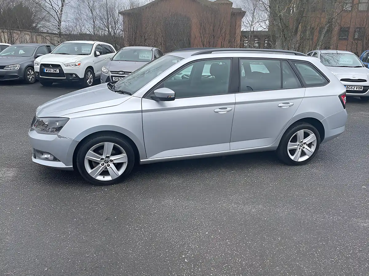 Used 2017 Skoda Fabia Se L Silver - Interior and Exterior details 5