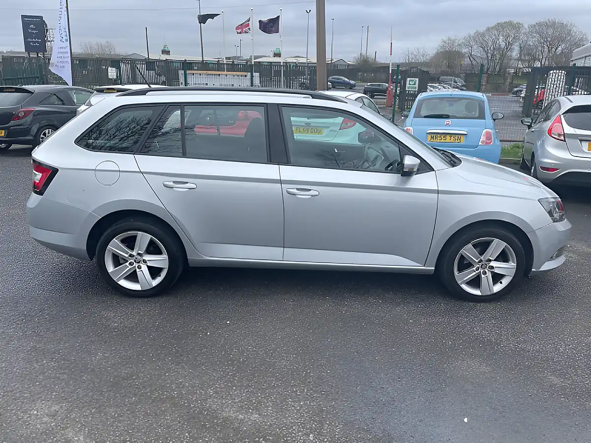 Used 2017 Skoda Fabia Se L Silver - Interior and Exterior details 7