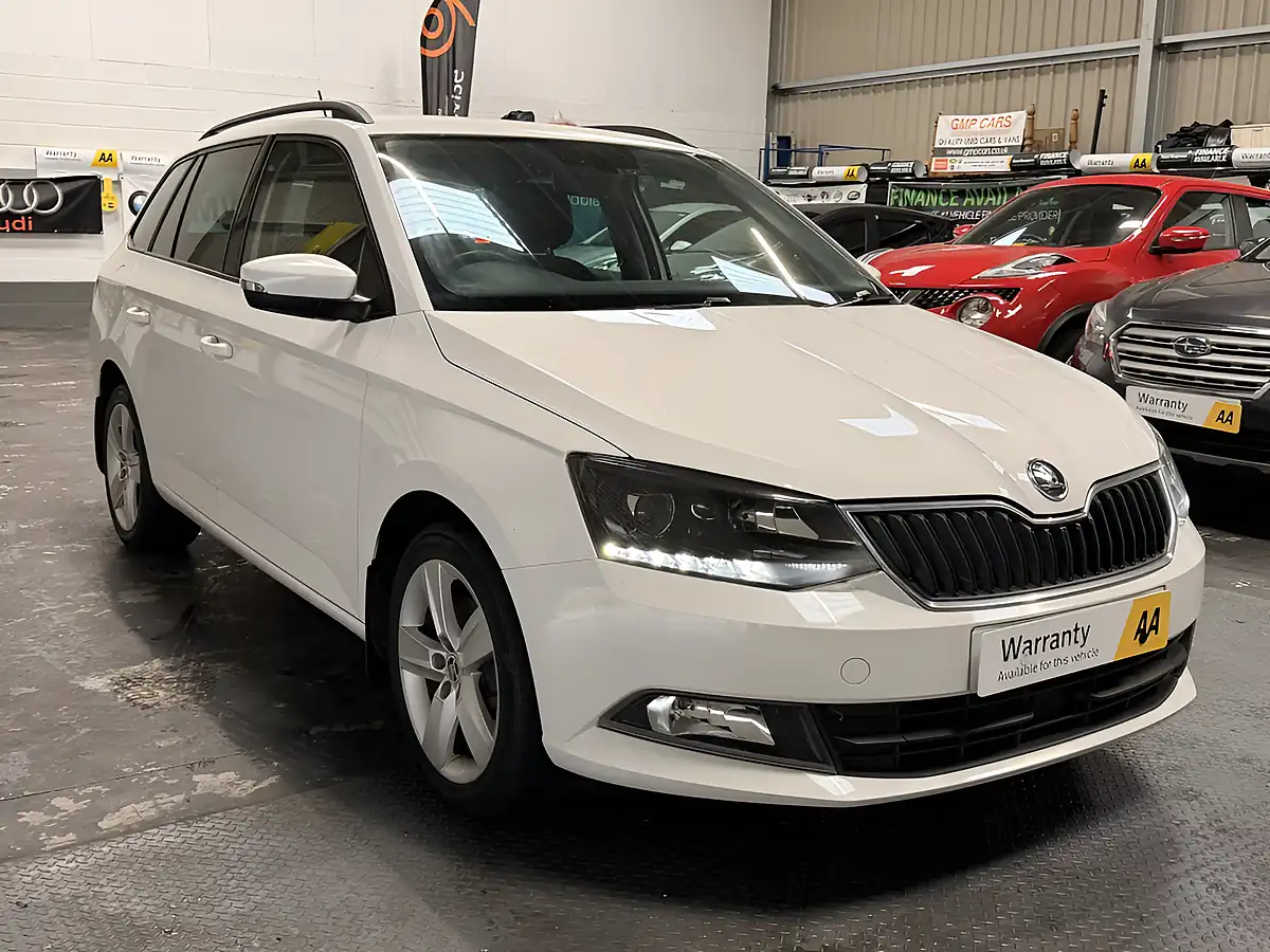 Used 2017 Skoda Fabia Se L White - Front View
