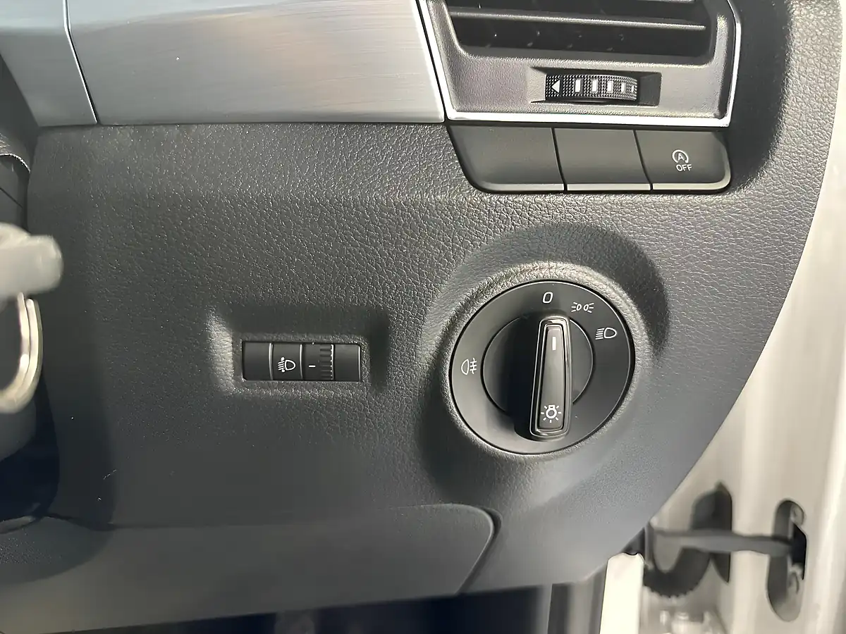 Used 2017 Skoda Fabia Se White - Interior and Exterior details 13