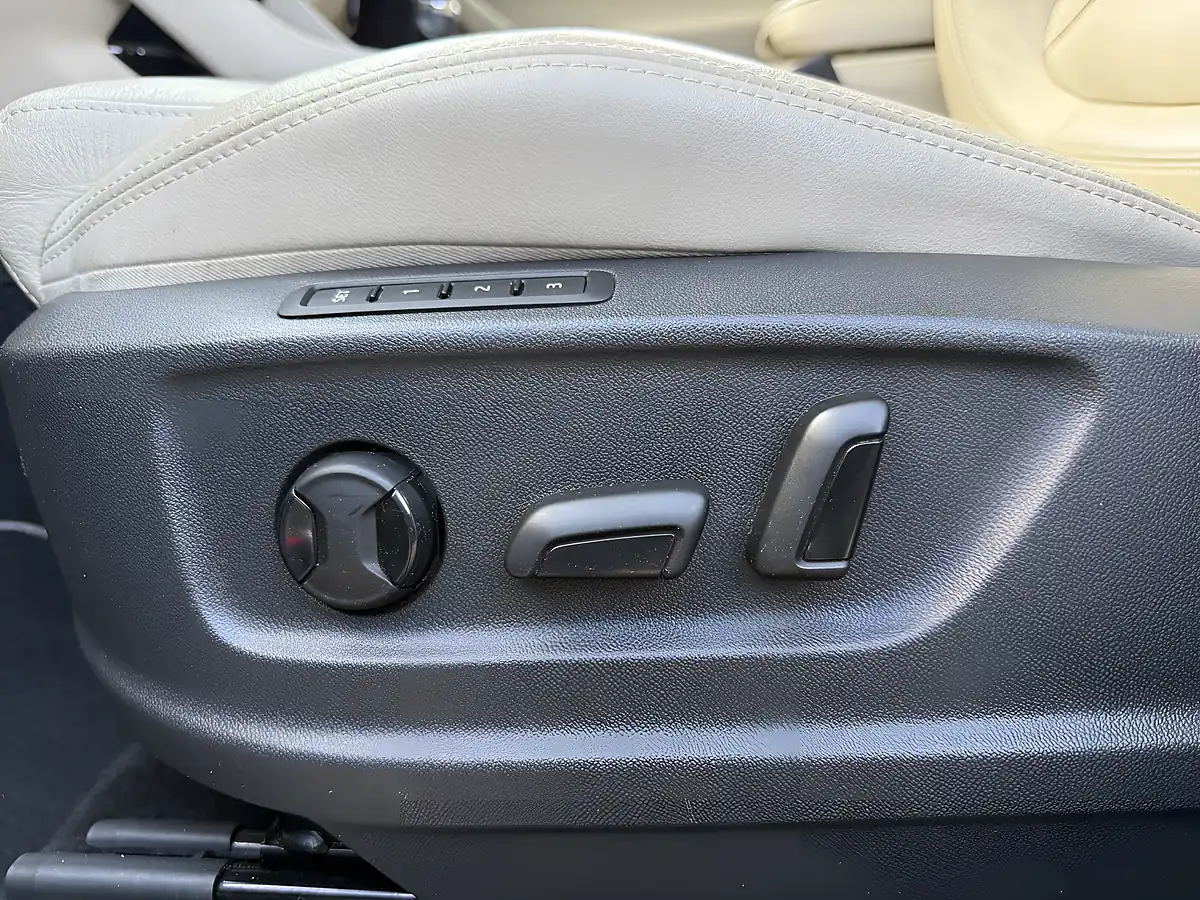 Used 2017 Skoda Kodiaq Edition White - Interior and Exterior details 12