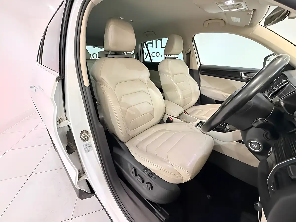 Used 2017 Skoda Kodiaq Edition White - Interior and Exterior details 16