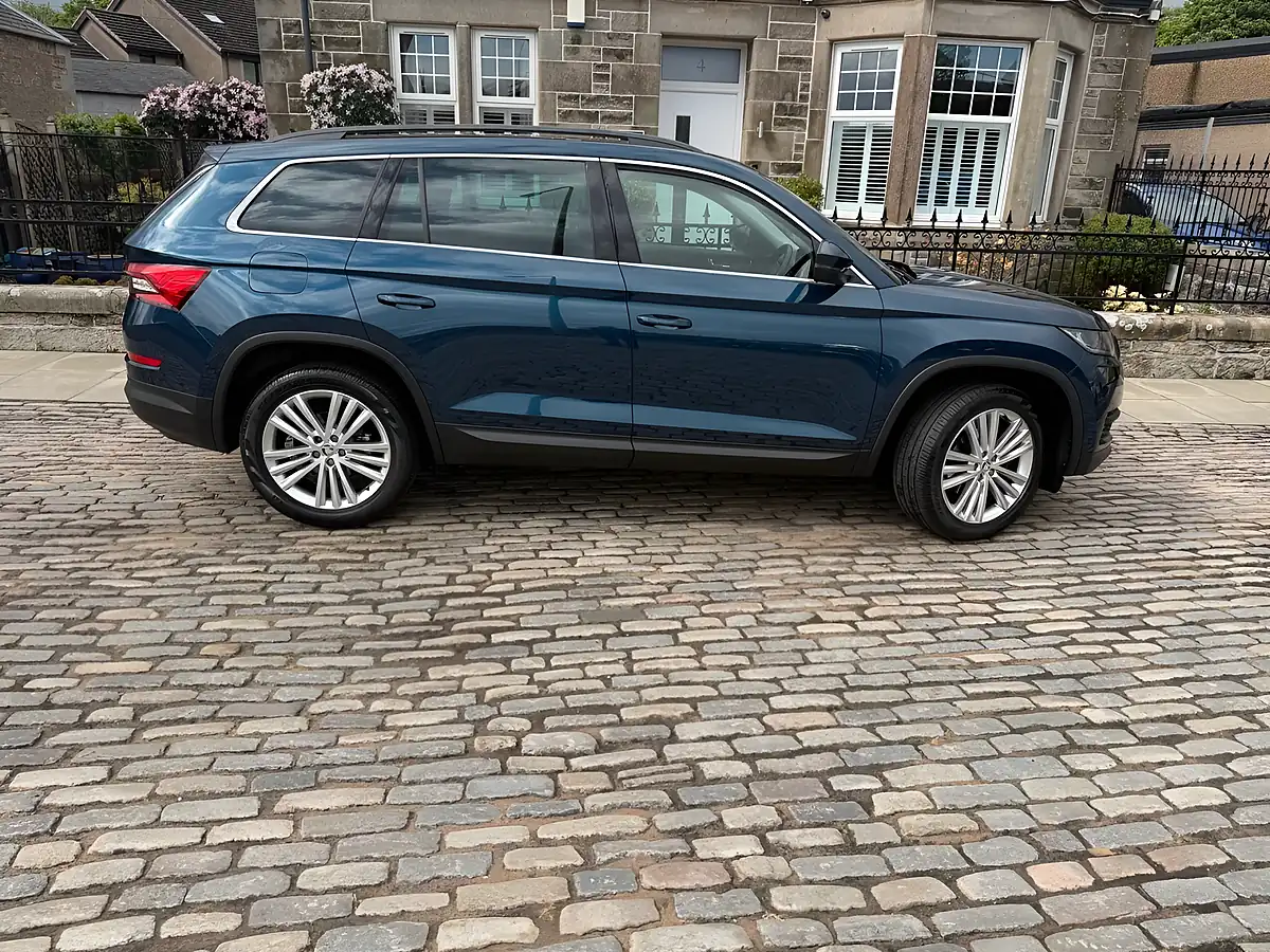 Used 2017 Skoda Kodiaq Se L Petrol Blue - Interior and Exterior details 12