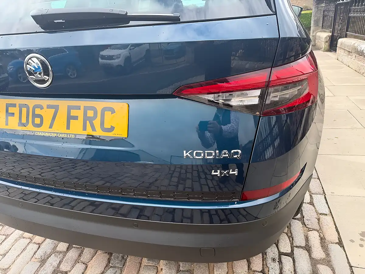 Used 2017 Skoda Kodiaq Se L Petrol Blue - Interior and Exterior details 17