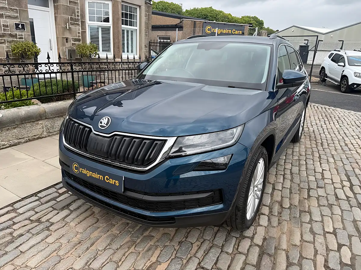 Used 2017 Skoda Kodiaq Se L Petrol Blue - Interior and Exterior details 6