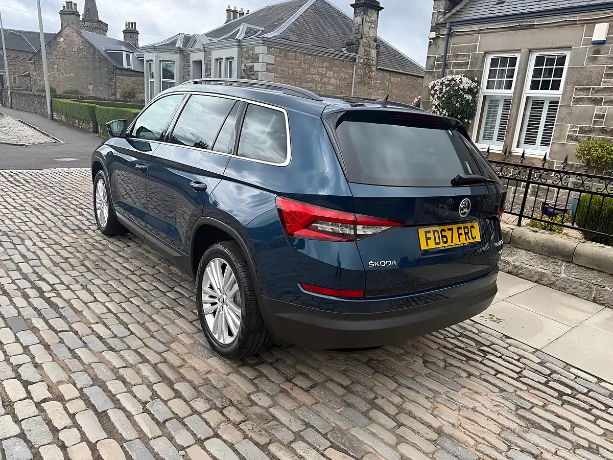 Used 2017 Skoda Kodiaq Se L Petrol Blue - Interior and Exterior details 8