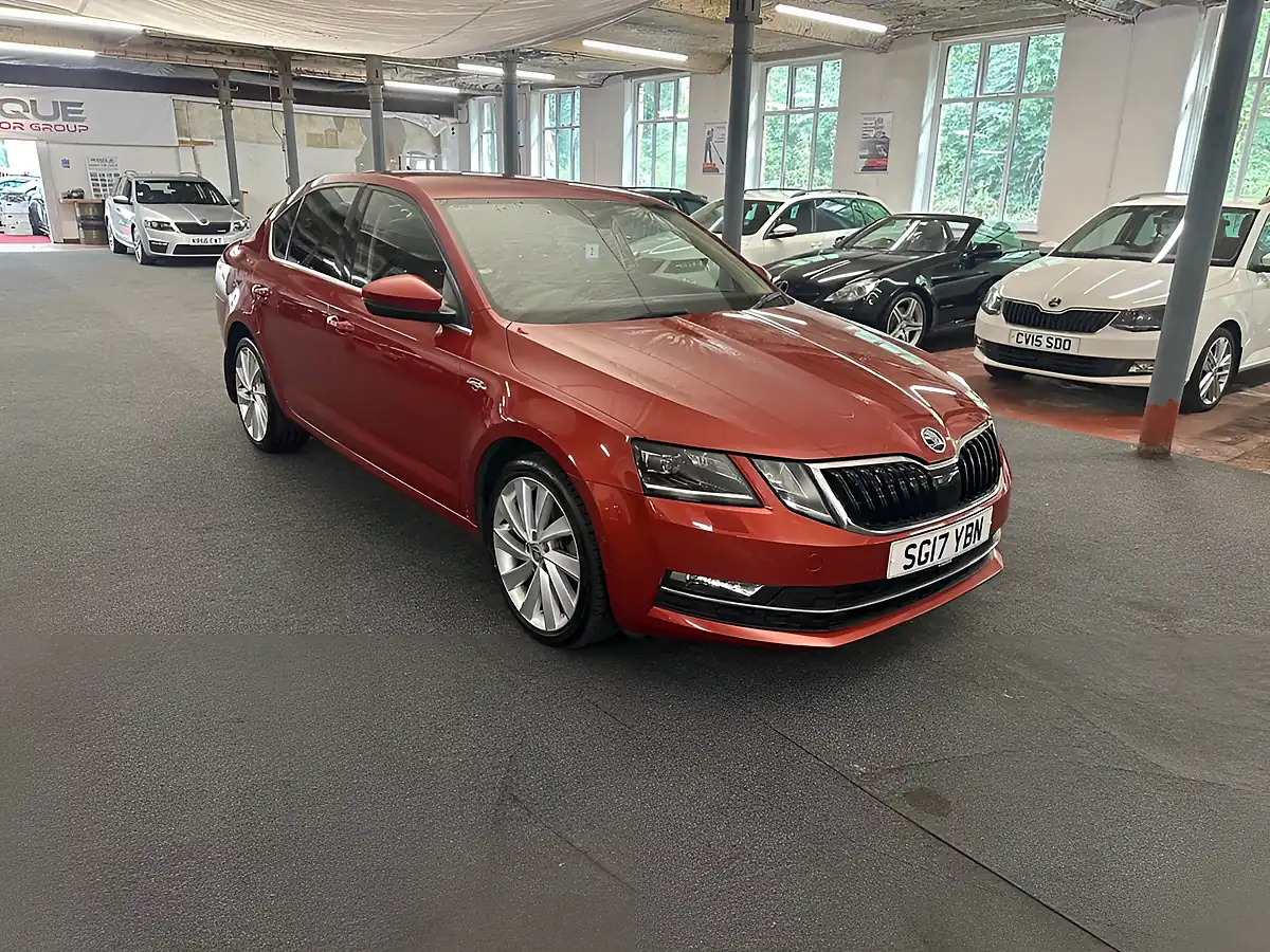 Used 2017 Skoda Octavia Laurin & Klement Red - Interior and Exterior details 5