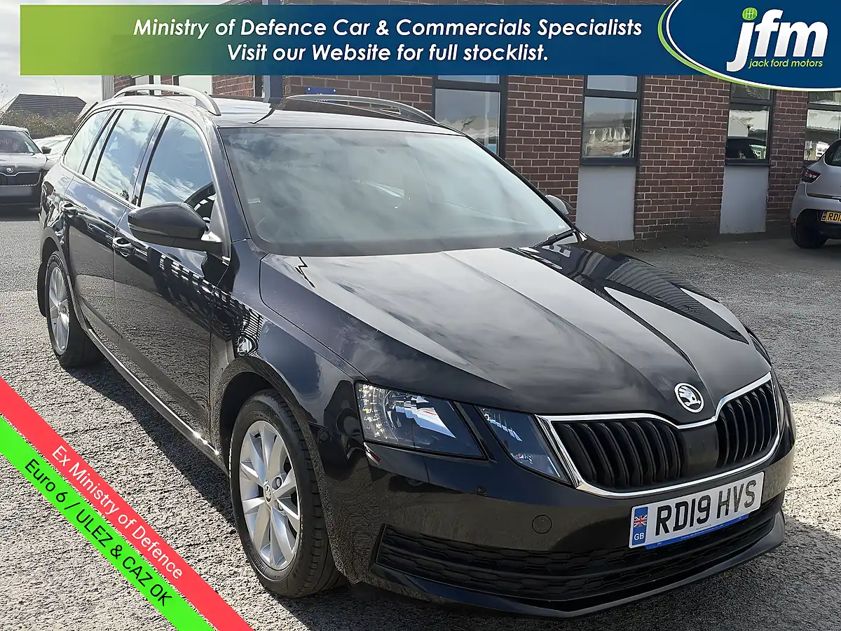Used 2017 Skoda Octavia S Black Pearl Metallic - Front View