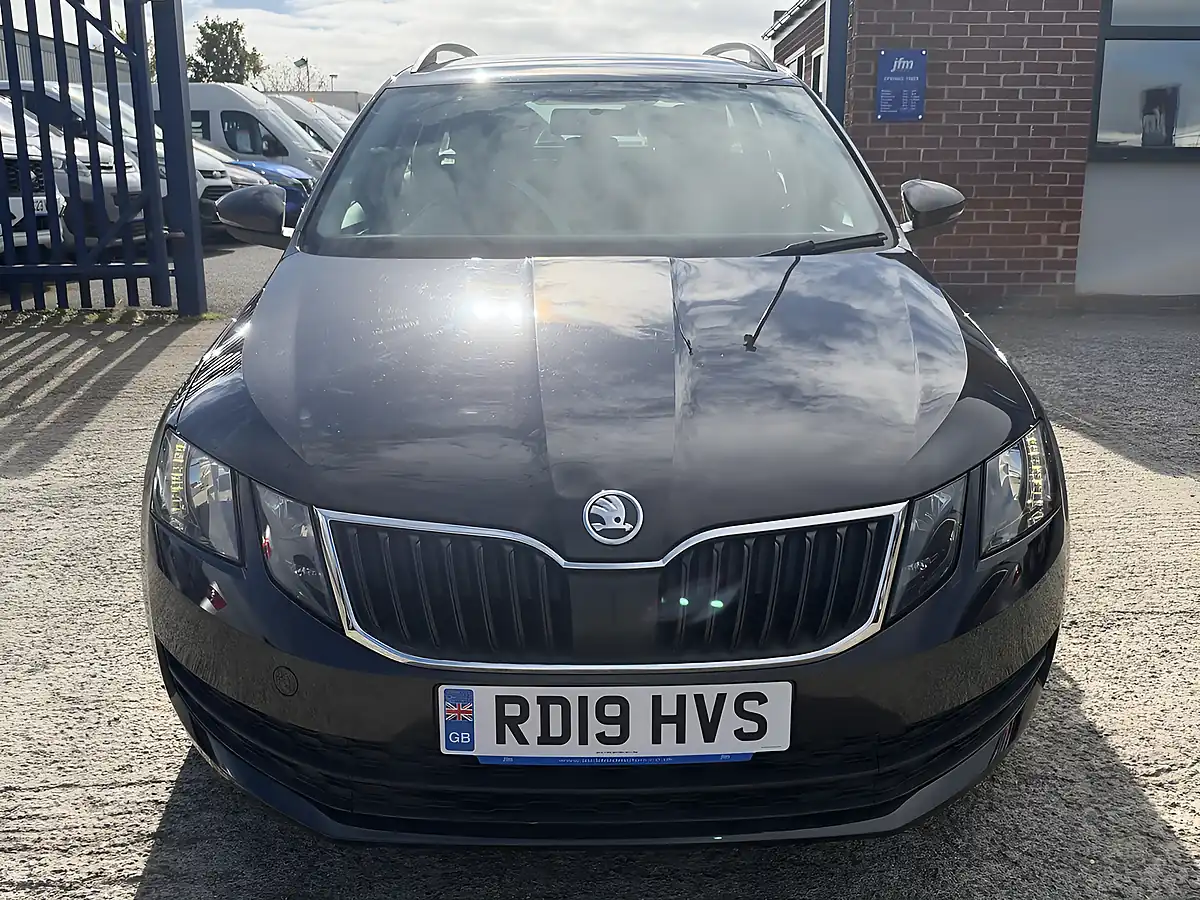 Used 2017 Skoda Octavia S Black Pearl Metallic - Interior and Exterior details 19