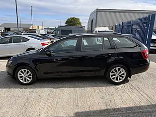 Used 2017 Skoda Octavia S Black Pearl Metallic - Interior and Exterior details 9