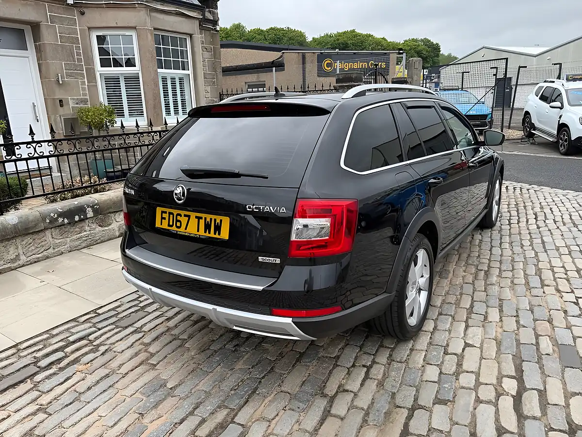 Used 2017 Skoda Octavia Scout Black - Interior and Exterior details 10