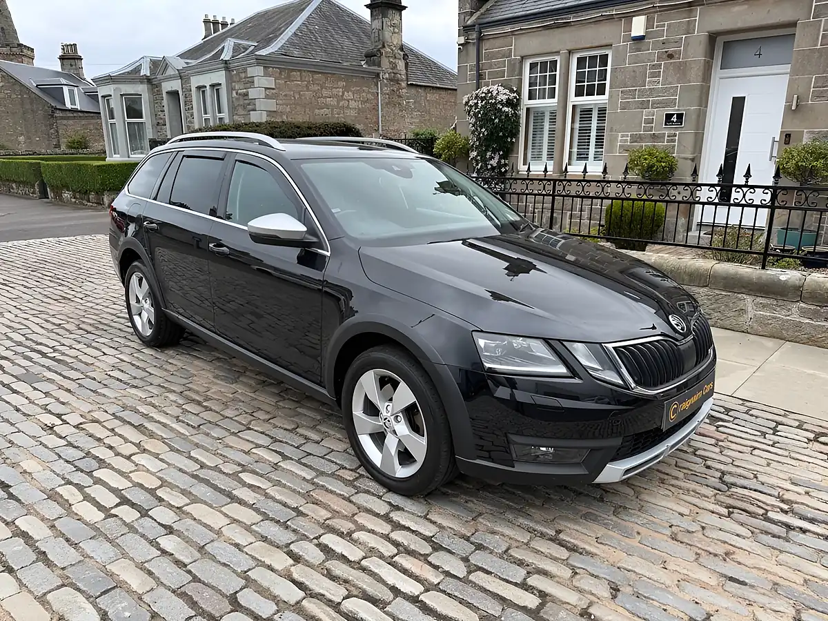Used 2017 Skoda Octavia Scout Black - Interior and Exterior details 13