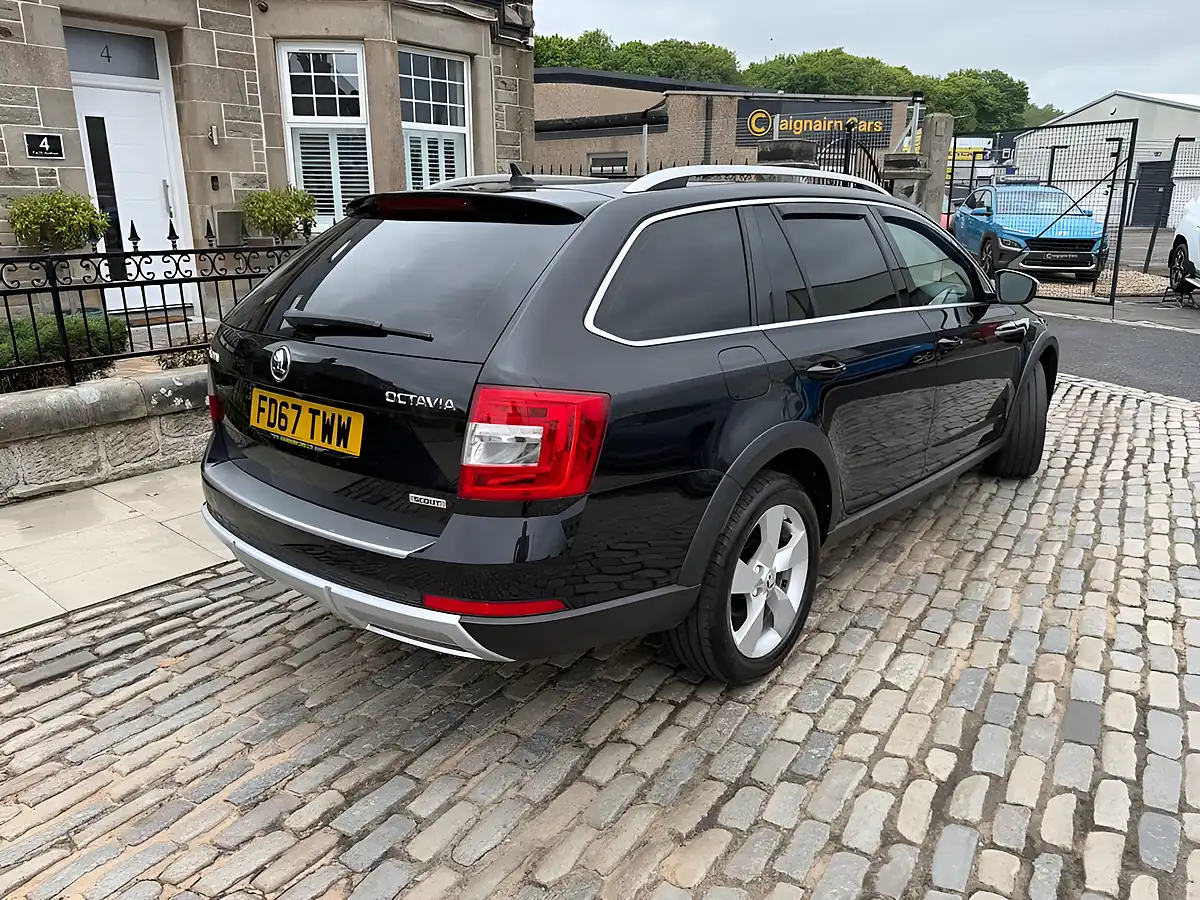 Used 2017 Skoda Octavia Scout Black - Interior and Exterior details 15