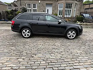 Used 2017 Skoda Octavia Scout Black - Interior and Exterior details 4