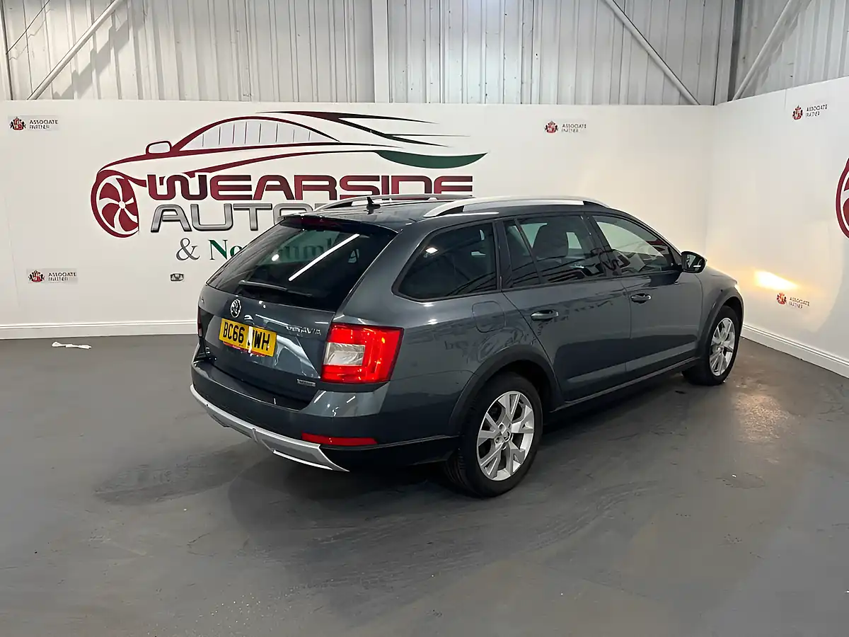 Used 2017 Skoda Octavia Scout Grey - Interior and Exterior details 20