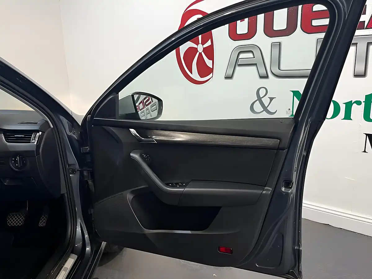 Used 2017 Skoda Octavia Scout Grey - Interior and Exterior details 4