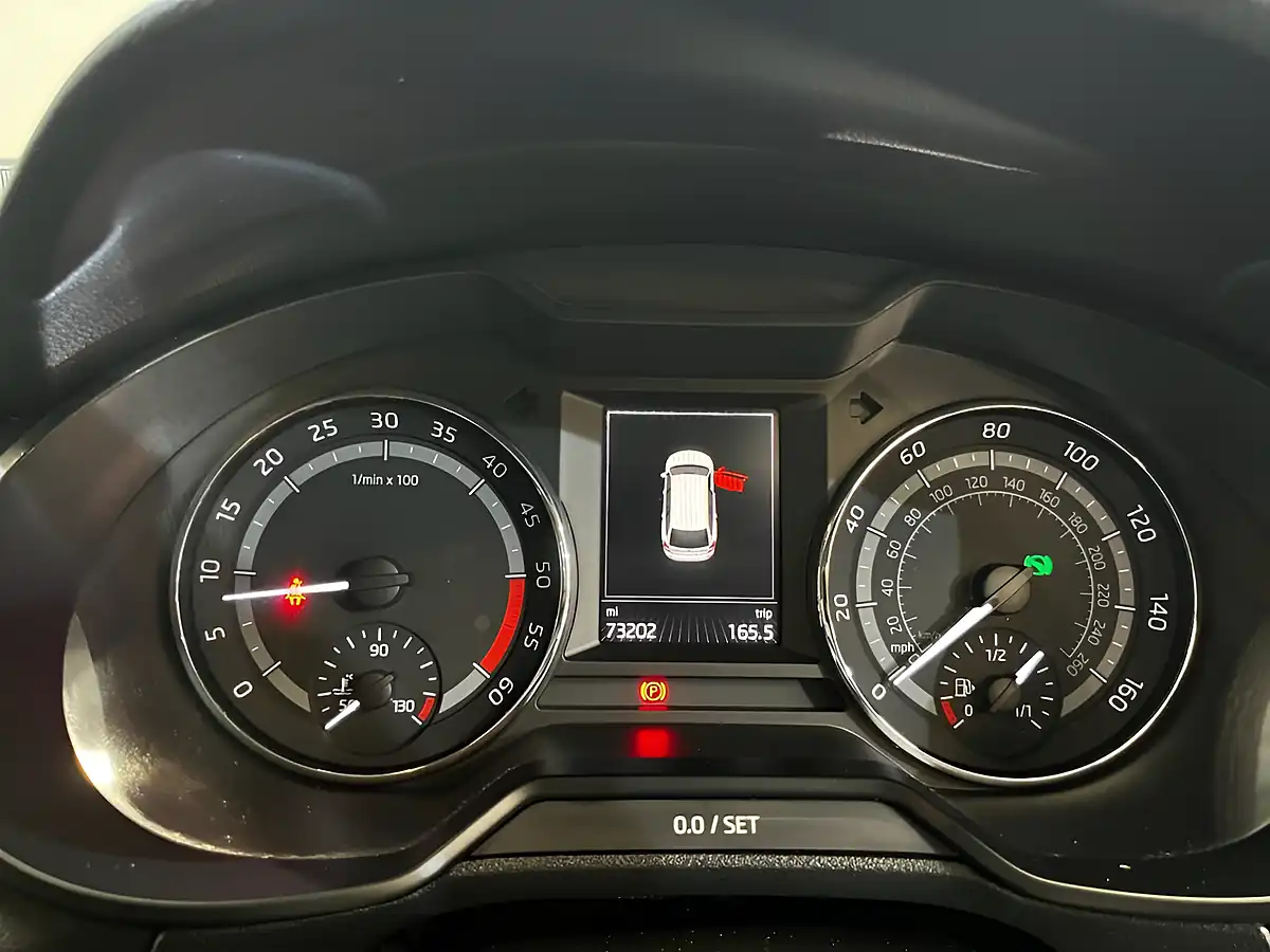 Used 2017 Skoda Octavia Scout Grey - Interior and Exterior details 6