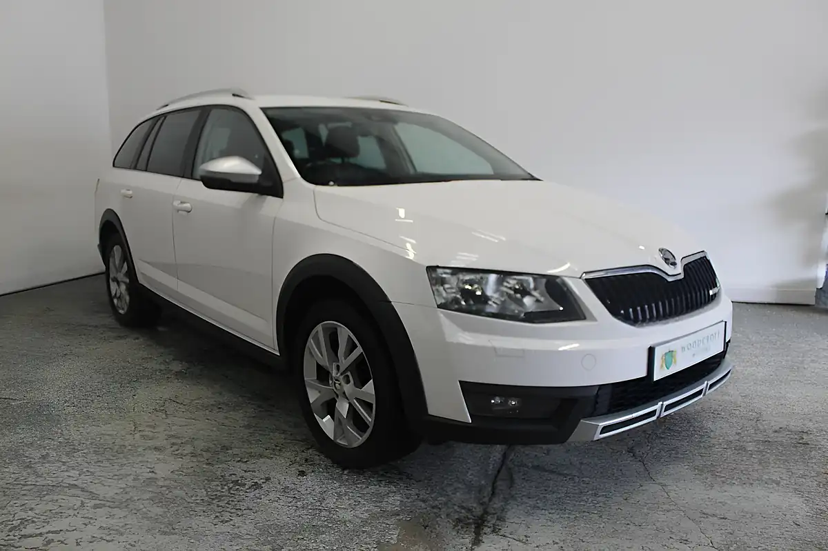 Used 2017 Skoda Octavia Scout White - Front View