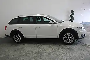 Used 2017 Skoda Octavia Scout White - Interior and Exterior details 3