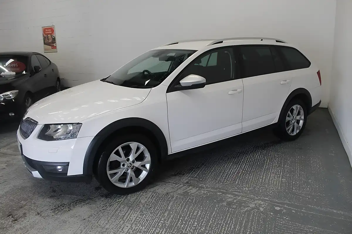 Used 2017 Skoda Octavia Scout White - Interior and Exterior details 4