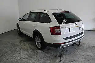 Used 2017 Skoda Octavia Scout White - Interior and Exterior details 5