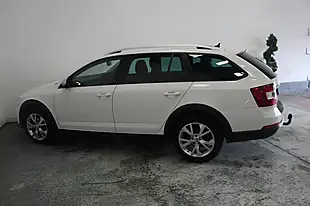 Used 2017 Skoda Octavia Scout White - Interior and Exterior details 7