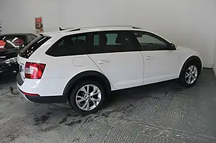 Used 2017 Skoda Octavia Scout White - Interior and Exterior details 8