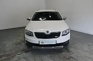 Used 2017 Skoda Octavia Scout White - Interior and Exterior details 9