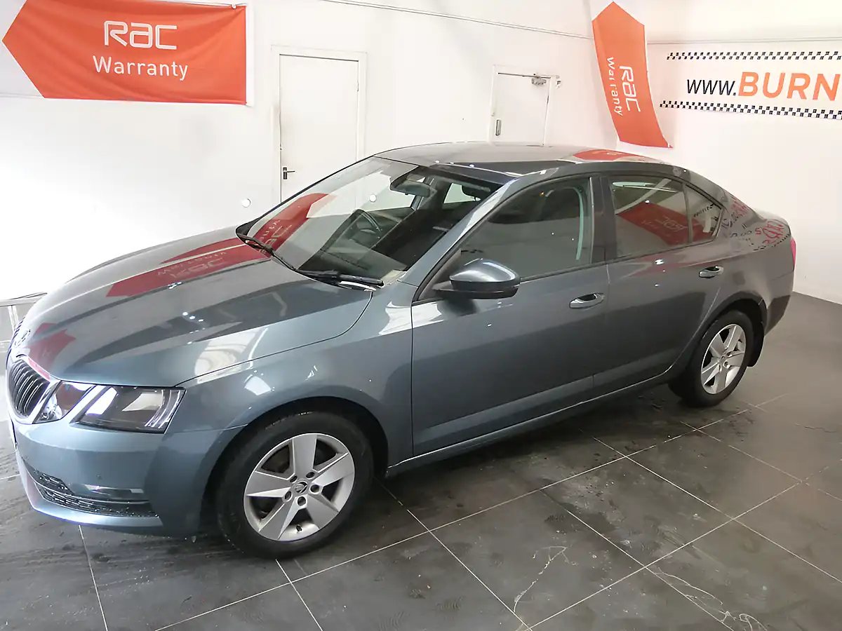 Used 2017 Skoda Octavia Se Grey - Interior and Exterior details 11
