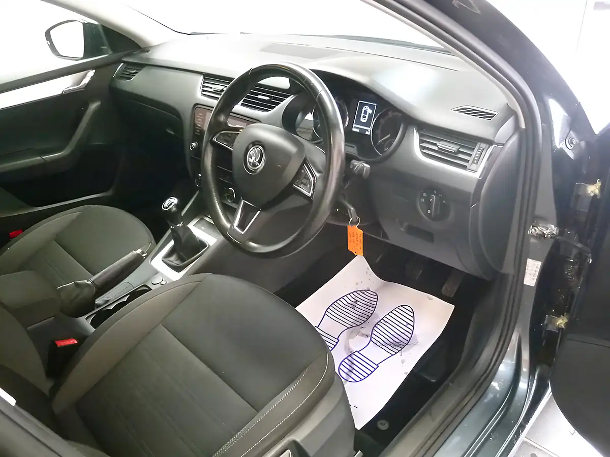 Used 2017 Skoda Octavia Se Grey - Interior and Exterior details 13