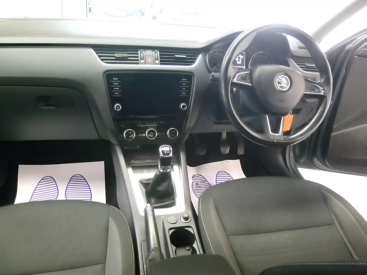 Used 2017 Skoda Octavia Se Grey - Interior and Exterior details 15