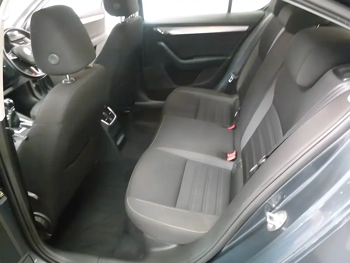 Used 2017 Skoda Octavia Se Grey - Interior and Exterior details 16