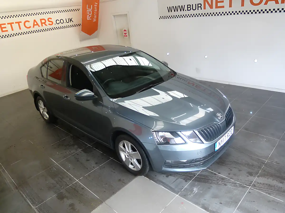 Used 2017 Skoda Octavia Se Grey - Interior and Exterior details 18