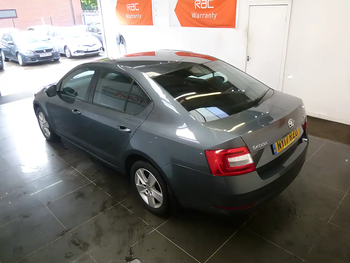 Used 2017 Skoda Octavia Se Grey - Interior and Exterior details 19