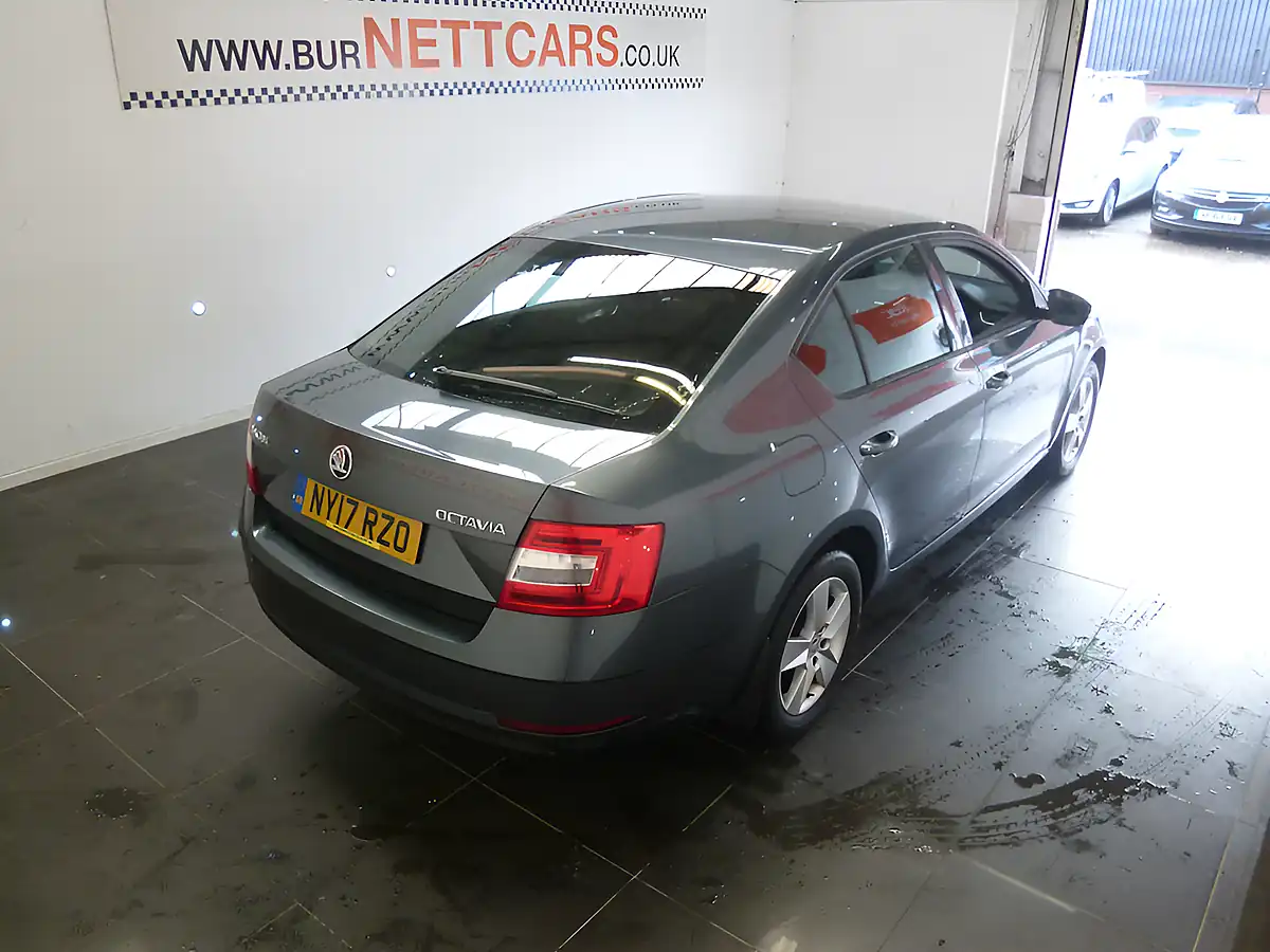 Used 2017 Skoda Octavia Se Grey - Interior and Exterior details 20